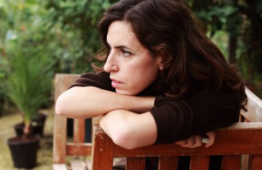 güzel 35 yaşında bir kadın portresi