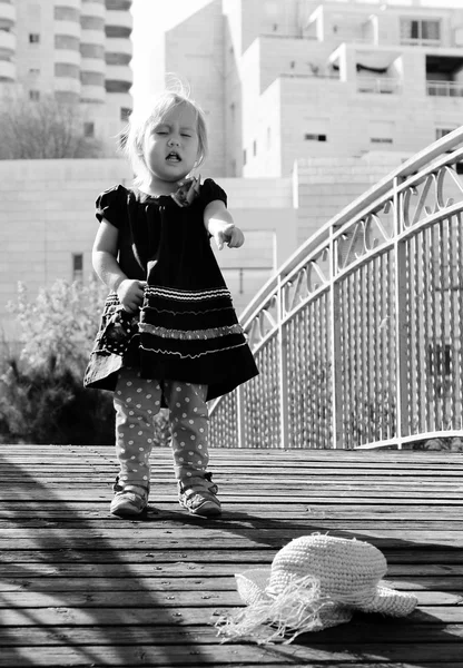 Crying little girl — Stock Photo, Image