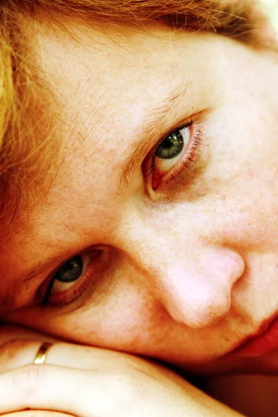 Close up portrait of attractive redheaded woman — Stock Photo, Image