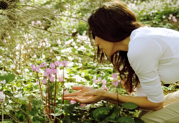 Beautiful 35 years old woman in spring forest — Stock Photo, Image