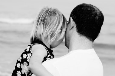 mutlu baba ve sevimli küçük kızı