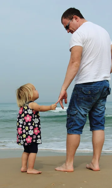 Heureux père et son adorable petite fille — Photo