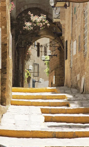 Улица в старом Яффо, Израиль. Винтажное текстурированное фото . — стоковое фото