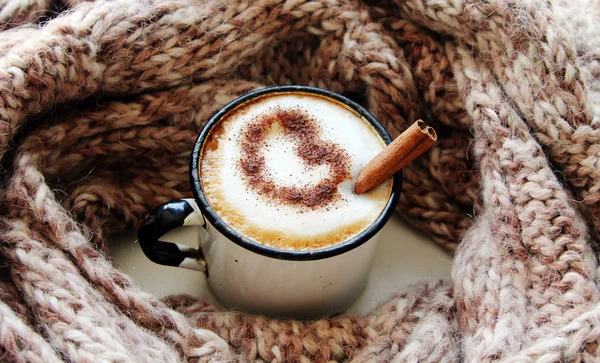 Cup of coffee with cinnamon — Stock Photo, Image