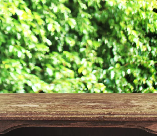 Mesa de madera vintage con fondo bokeh corazón natural —  Fotos de Stock