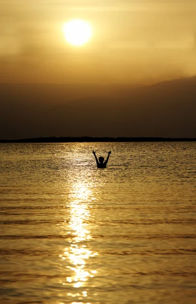 Beautiful sunset above the sea — Stock Photo, Image