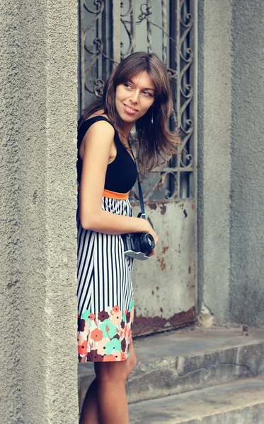 Hermosa mujer al aire libre — Foto de Stock