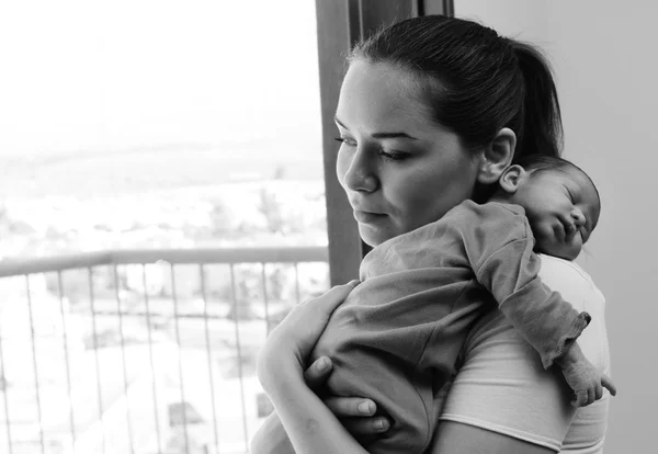 Mother with her newborn baby — Stock Photo, Image