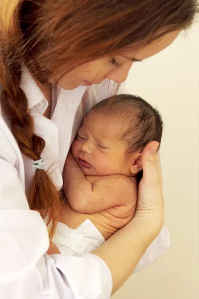 Mère avec son nouveau-né — Photo