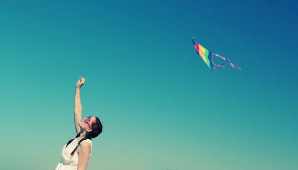 Mode with kite on seaside — Stock Photo, Image