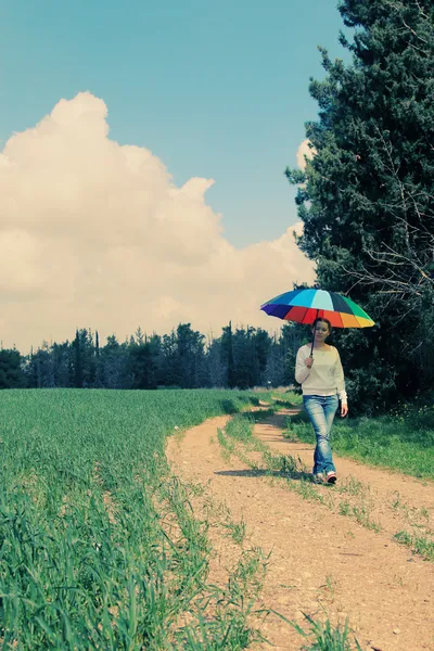 Femme avec parapluie — Photo