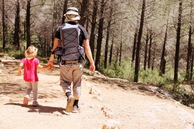 Baba ile çocuk hiking