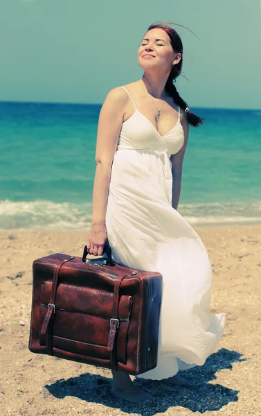 Donna con borsa vintage — Foto Stock
