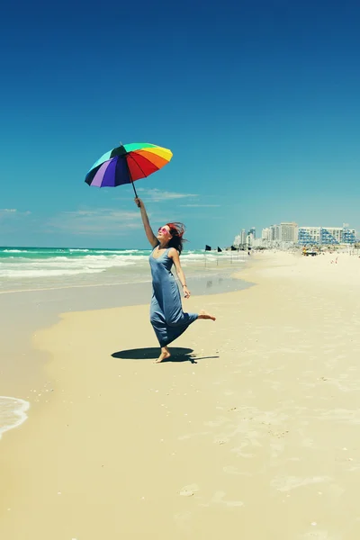 Modell mit Regenschirm — Stockfoto