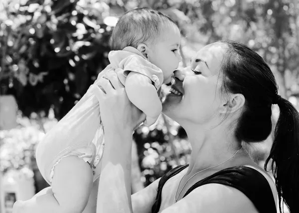 Mother and her baby — Stock Photo, Image