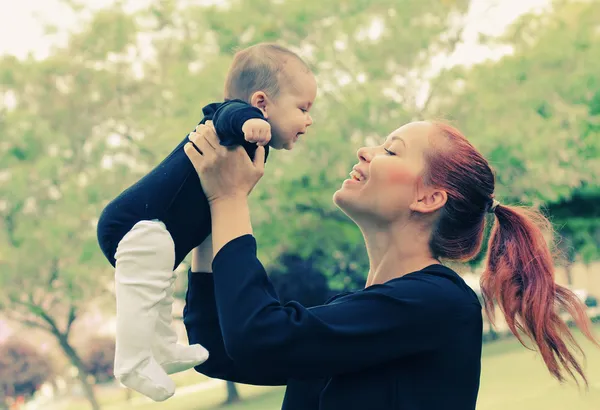 Mother and her baby — Stock Photo, Image