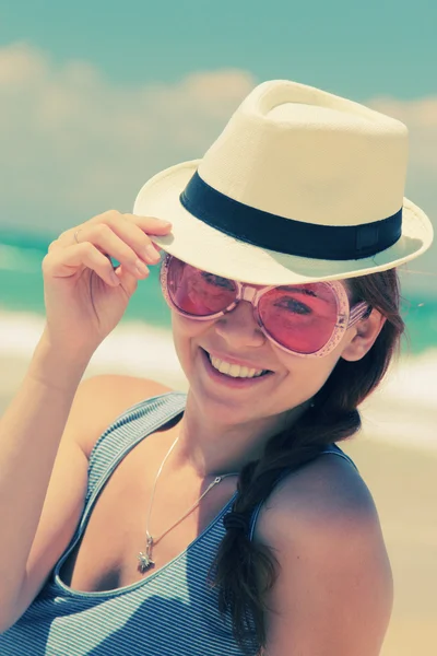 Woman at  seaside — Stock Photo, Image