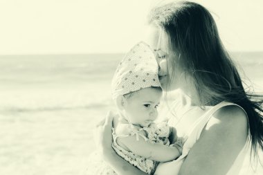 mutlu anne ve bebeği