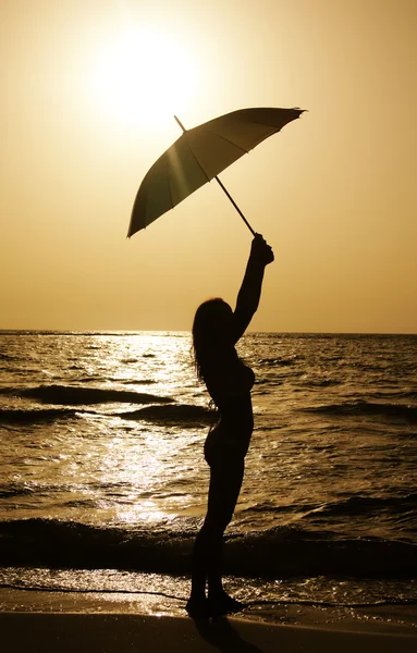 Gyönyörű nő esernyővel — Stock Fotó