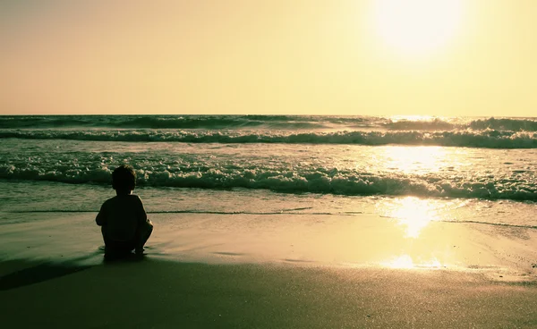 Dzieci na plaży. — Zdjęcie stockowe