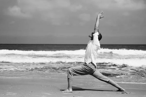 Yoga Lesson Man Practices Yoga Sea — 스톡 사진