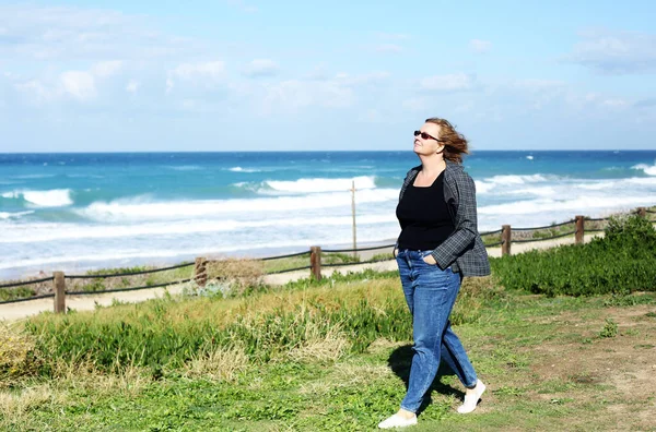 Portrait Happy Real Years Old Woman Seashore — стоковое фото