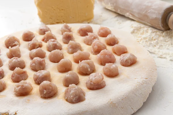 Manufacturing process Russian dumplings — Stockfoto