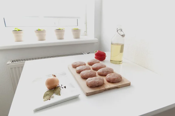 Manufacturing process meatballs in the home kitchen — Stock Photo, Image