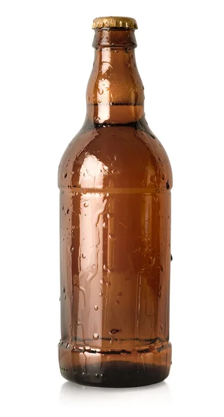 Bier in een bruine fles geïsoleerd — Stockfoto