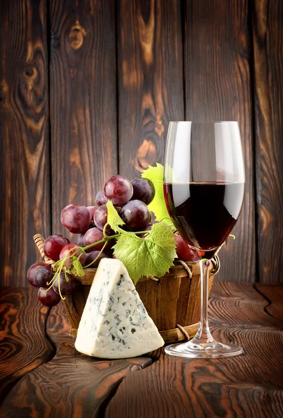 Wine and blue cheese — Stock Photo, Image