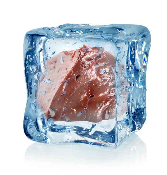Cubo de hielo e hígado — Foto de Stock