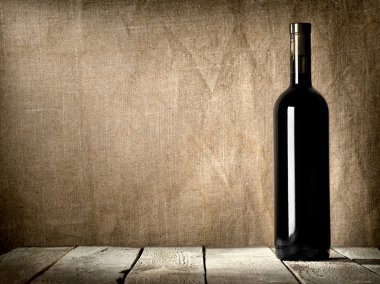 siyah şişe şarap