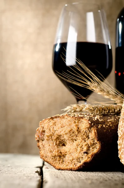 Wine, bread and wheat — Stock Photo, Image
