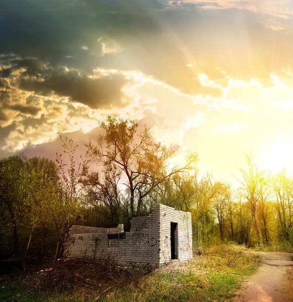 Collapsed brick house — Stock Photo, Image