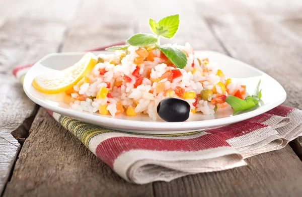 renkli sebze ile pirinç