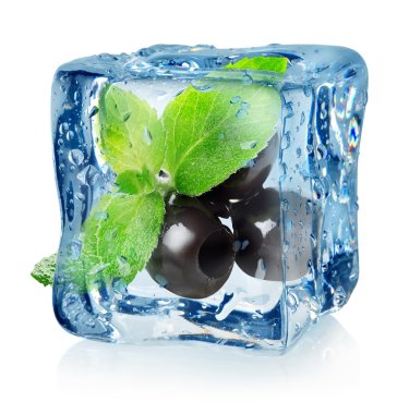 Ice cube zeytin