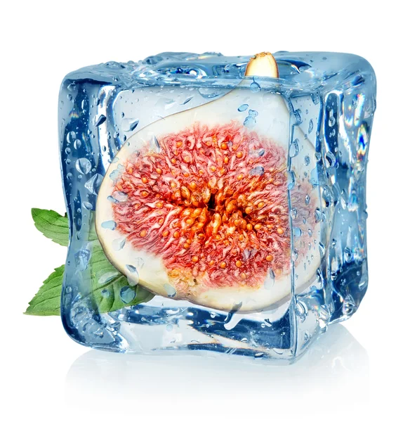 Figs in ice cube — Stock Photo, Image