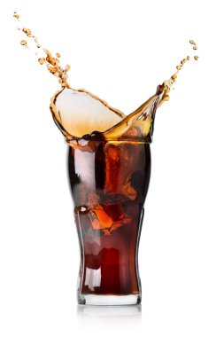 bir bardak kola sıçrama