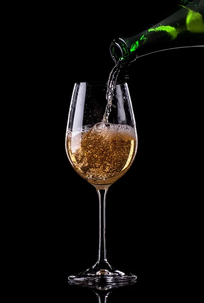 Pouring champagne — Stock Photo, Image