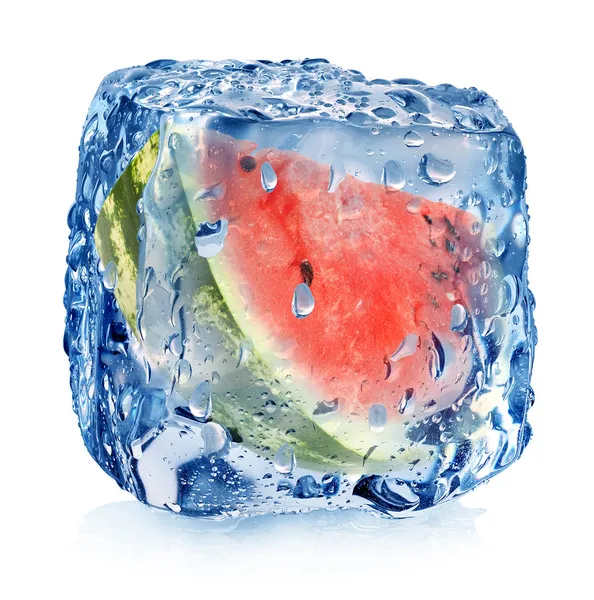 Wassermelone im Eiswürfel — Stockfoto