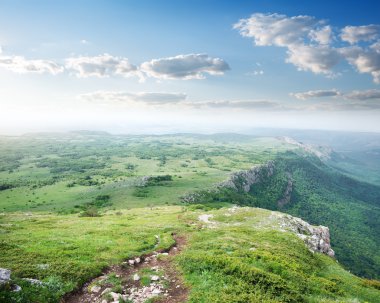 Dağ vadisi