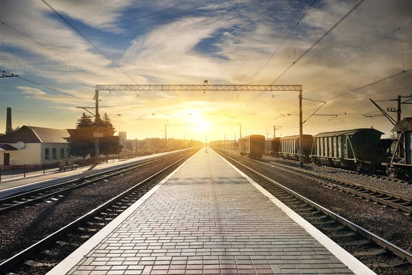 Boxcar en la estación — Foto de Stock