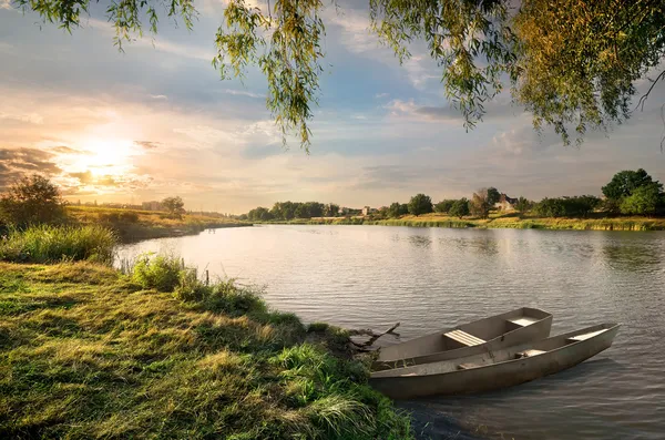 River in the countryside — Stock Photo, Image