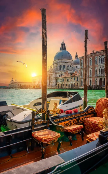 Bateaux près de Santa Maria della Salute — Photo