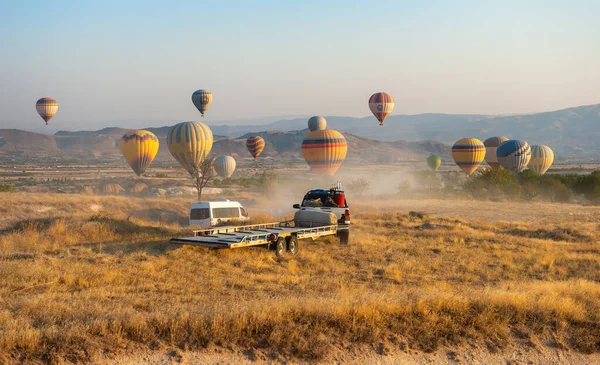 在卡帕多西亚着陆气球 — 图库照片