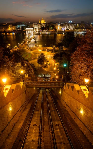 Vista città con ponte — Foto Stock