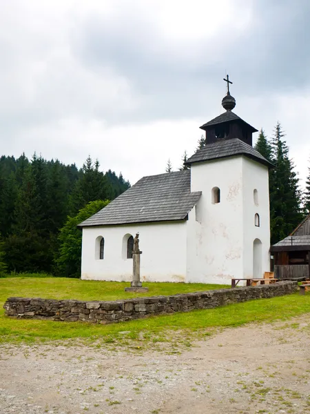 Malowniczej wsi Kościół — Zdjęcie stockowe