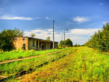 terk edilmiş tren istasyonu