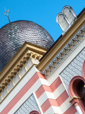 On komutuyla Sinagogu