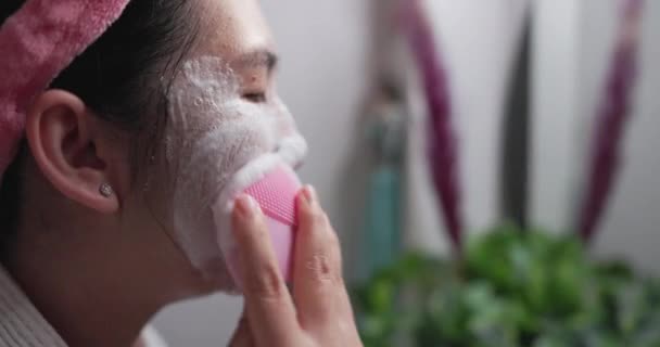 Суглоби Примхи Поширеними Проблемами Азіатських Молодих Жінок Ванній Акне Проблеми — стокове відео